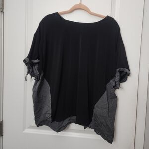 5/$30 Ava & Viv Black W/pinstripe Top